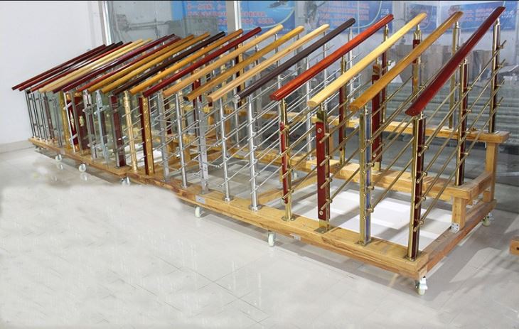 Wood And Glass Staircase Railing